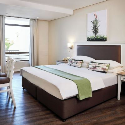 Two-Bedroom Apartment Breakers Resort Promo Code