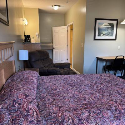 Standard Queen Room Weiss Lake Lodge Promo Code