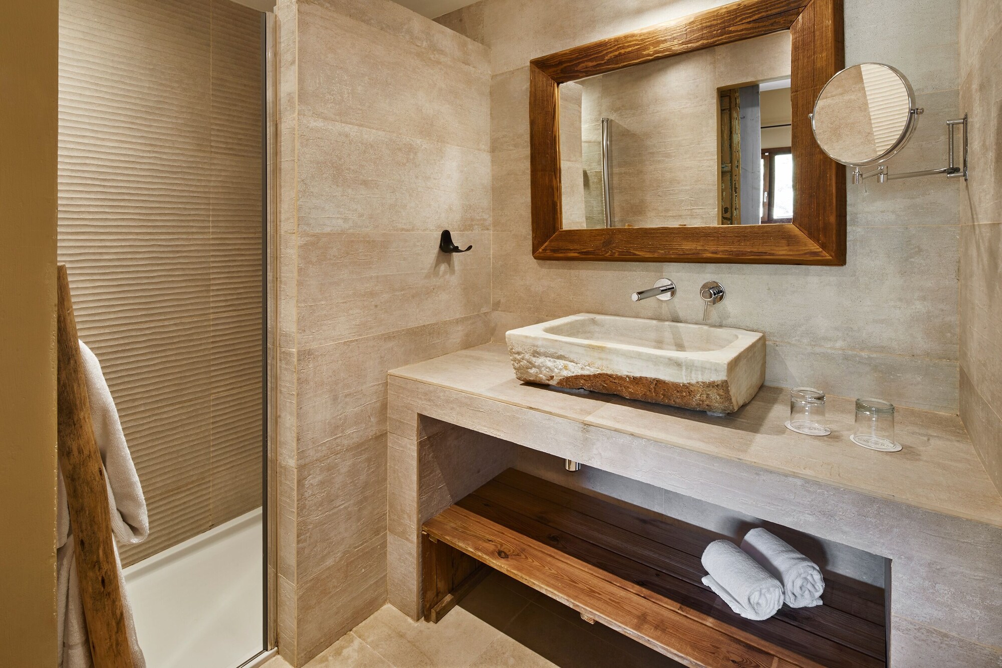 家庭四人房， 连通房