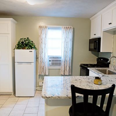 Room, Non Smoking, Private Bathroom (Carriage House) Berry Patch Bed and Breakfast Promo Code
