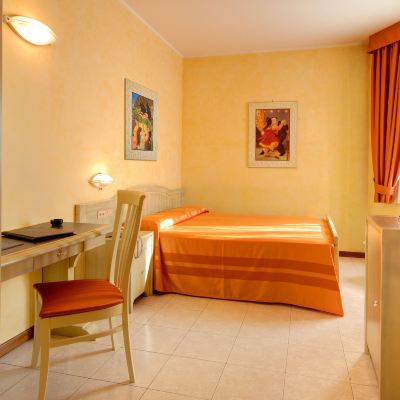 Business Double Room Hotel Cristoforo Colombo Promo Code