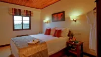 The Ark Lodge Hotel a 