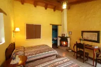 Las Palmeras Inn Hotel di 