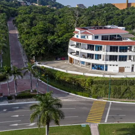 La Loma Suites