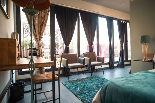 โรงแรม Lincoln Lounge