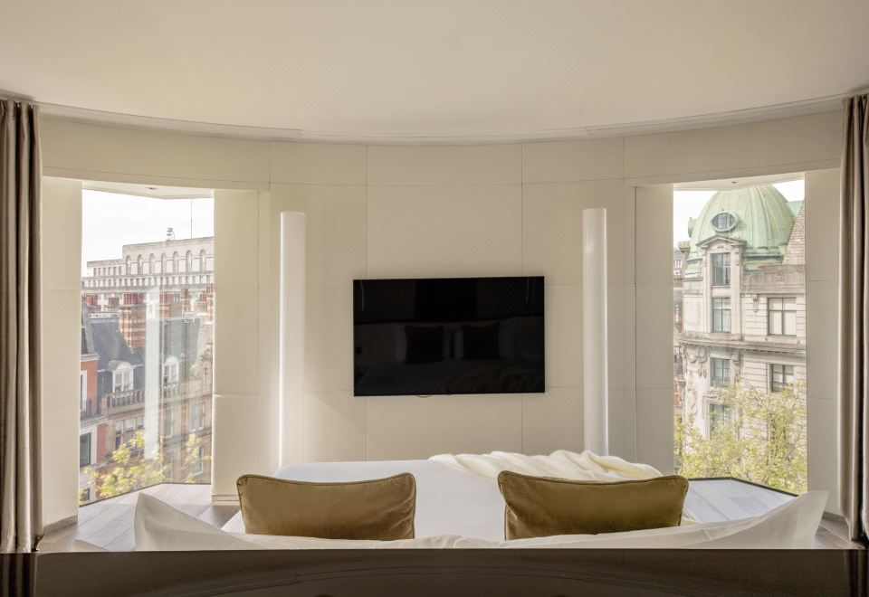 2 卧室卓越ME+ 露台可欣赏伦敦天际线