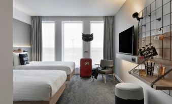 Moxy Lyon Airport - Housity