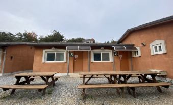 Jecheon Taera and Glamping Pension