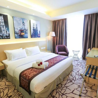 Bilik Deluxe King Eksekutif Kupon Eco Tree Hotel