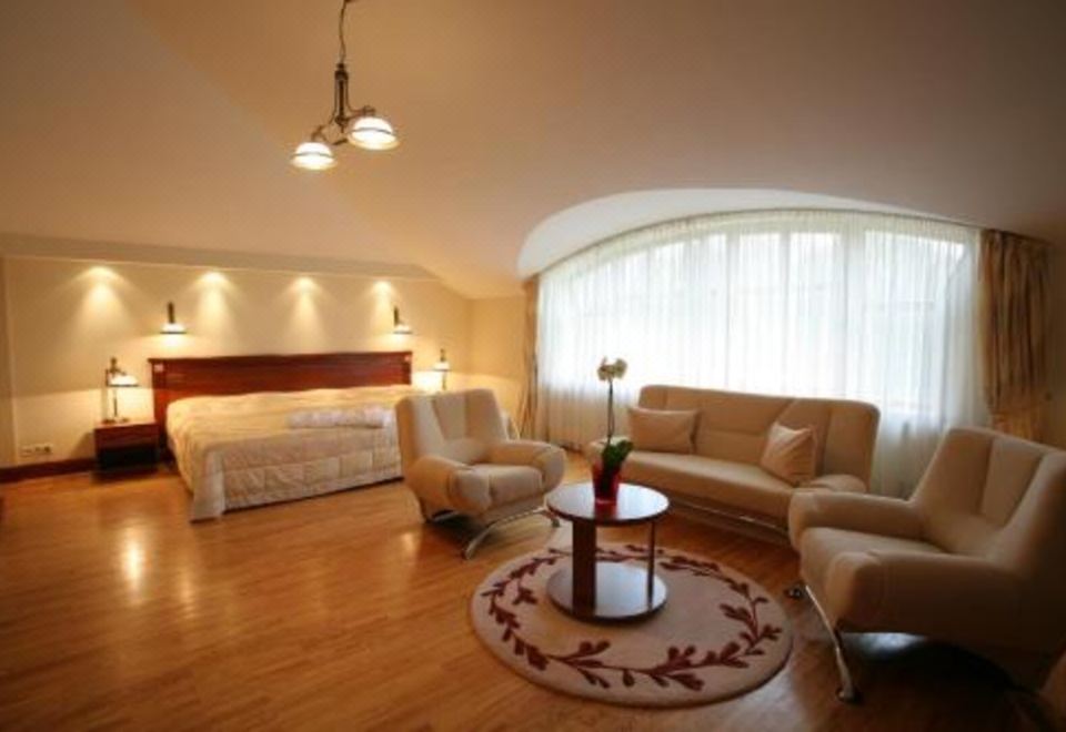 两卧室公寓 - 带桑拿浴室和按摩浴缸