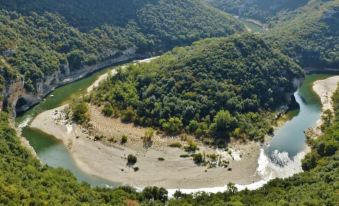 Domaine de Saint Cerice  en Ardèche Sud