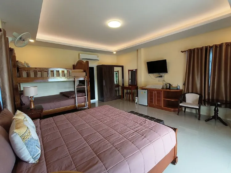ห้องดีลักซ์ 4 ที่นอน