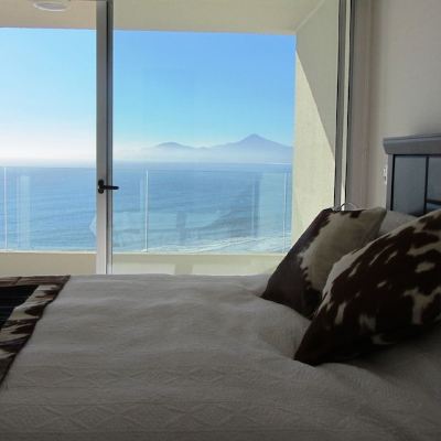 Luxury Two-Bedroom Apartment with Ocean Views