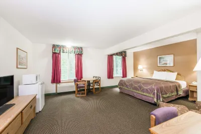 Super 8 by Wyndham Arkansas City KS Hotels in 