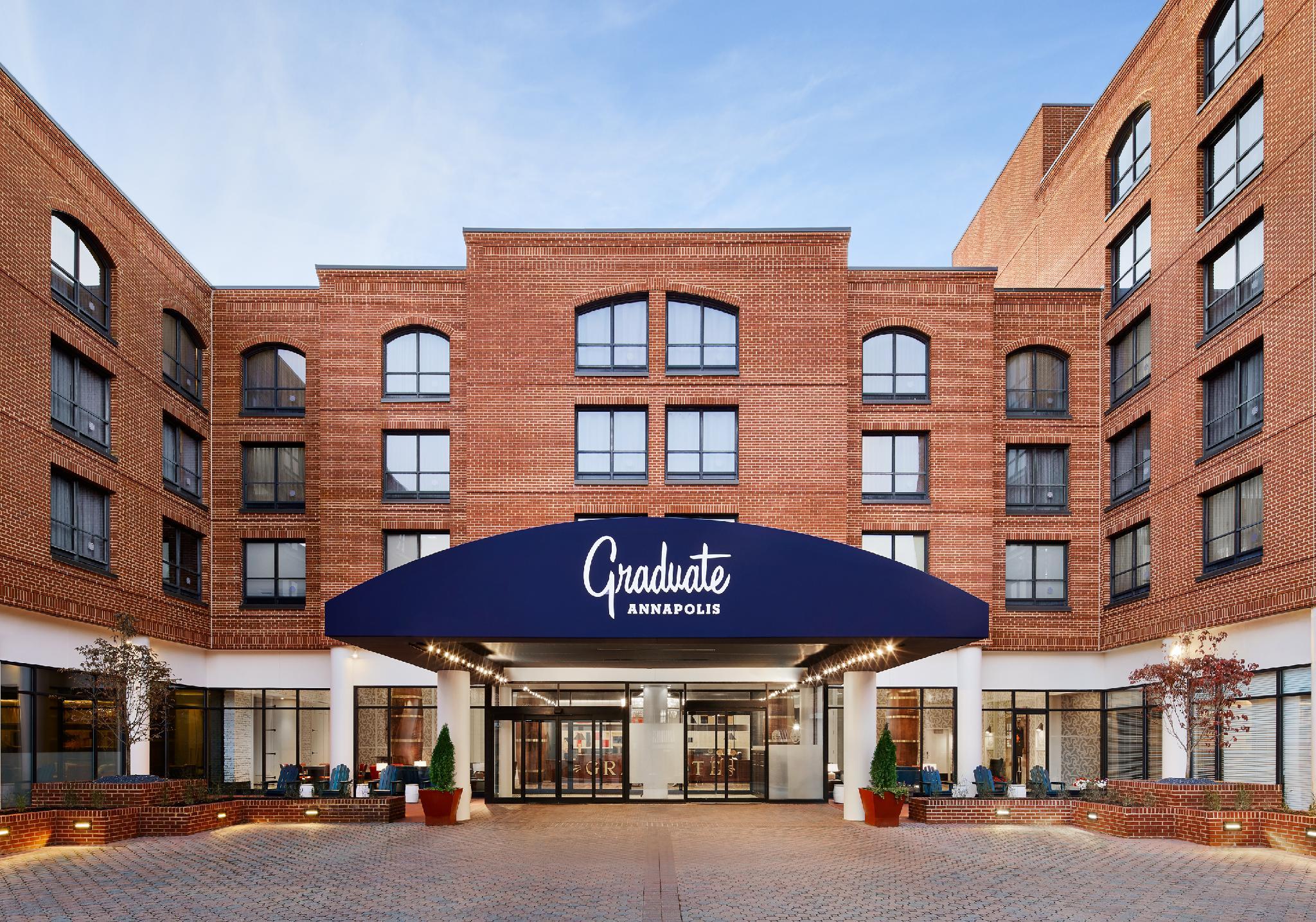 毕业中庭特大床房