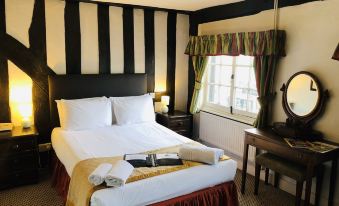 Brook Red Lion Hotel - Housity