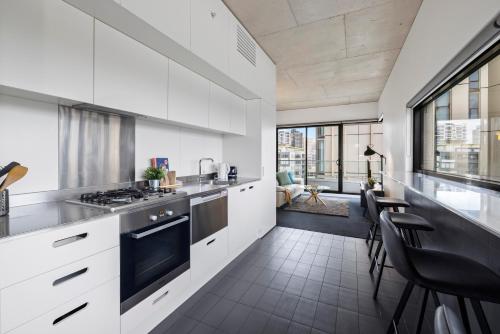 两卧室两浴室公寓 - 享有城市景观