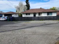 Safe neighborhood. Minutes to freeways, Downtown, and Airport. ベリアンのホテル