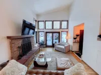 3B/3Ba Modern Ski House in Avon, CO! 10 Min Drive to Beaver Creek & Vail! Hotele w: Eagle-Vail