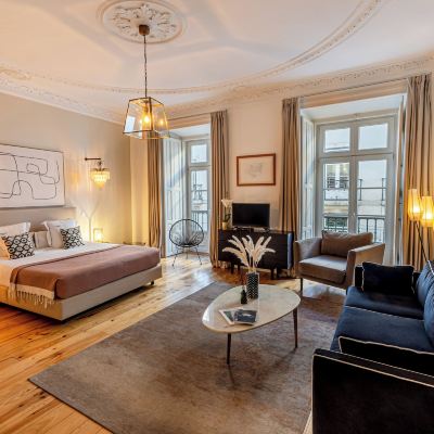 Deluxe Room Le Consulat Promo Code