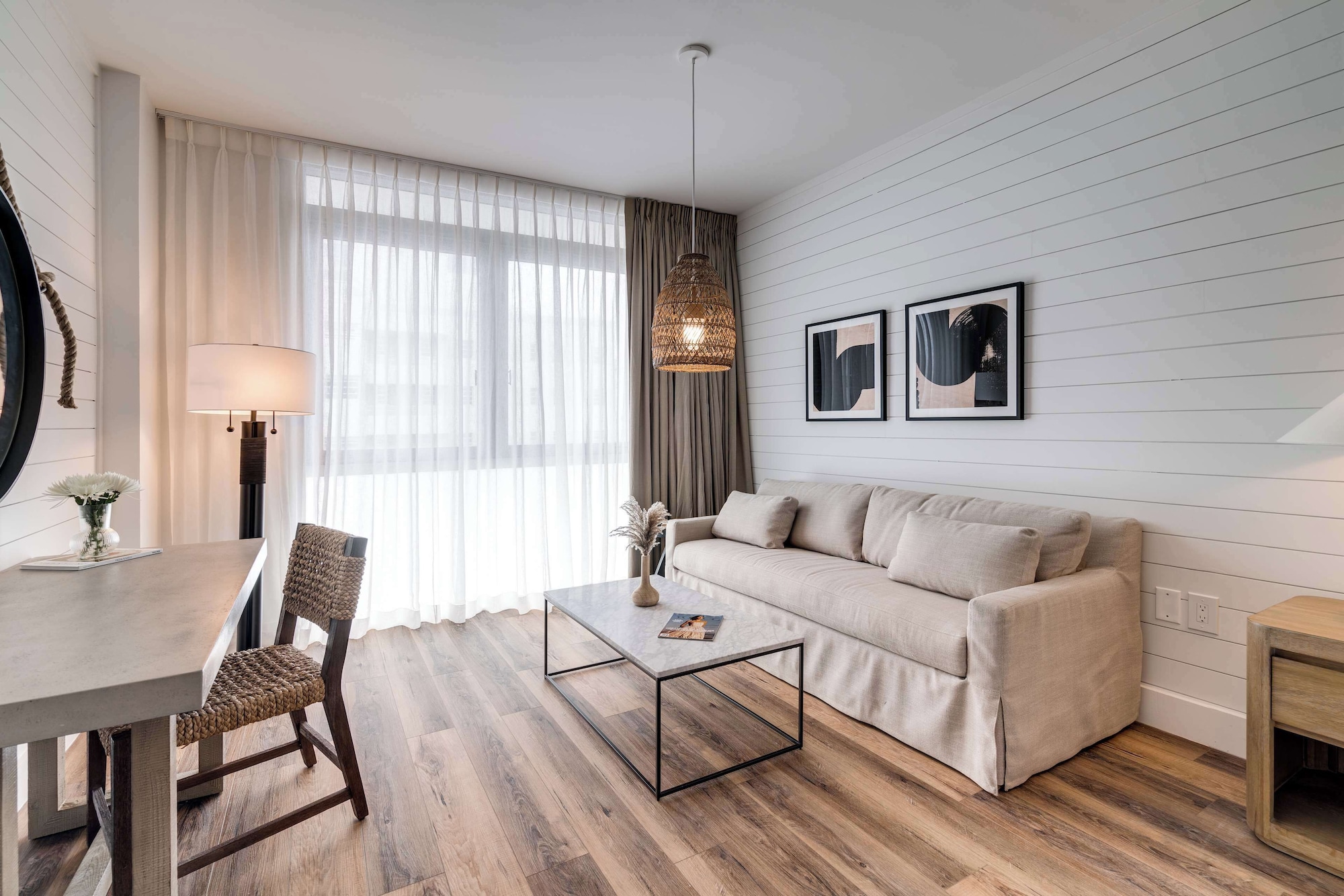 顶层高级特大床卧室