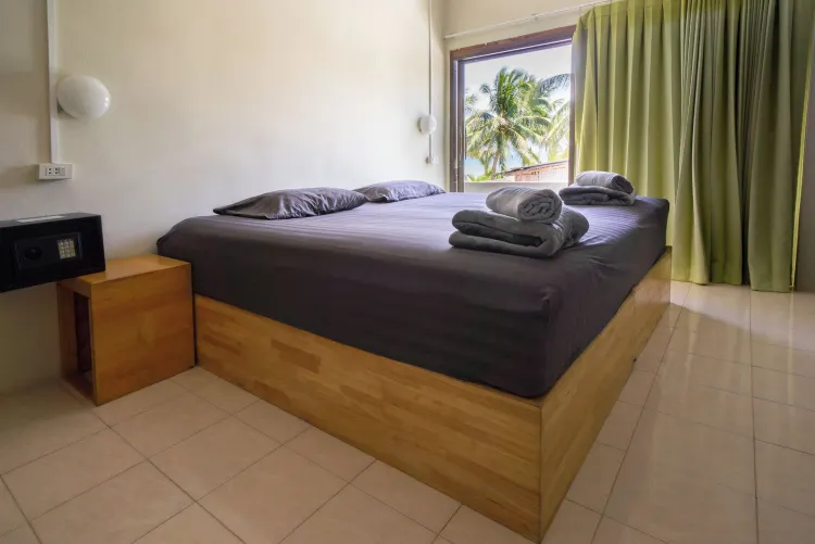 ห้องส่วนตัวพร้อมเครื่องปรับอากาศและห้องน้ำรวม