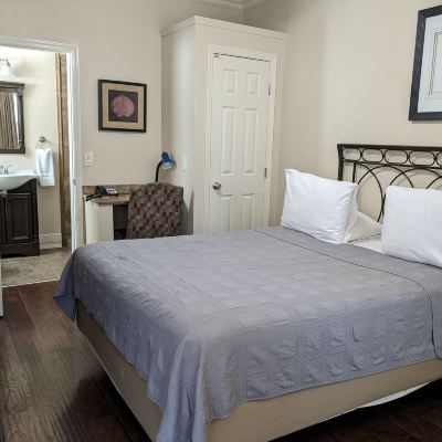 Queen Room with Patio Los Gatos Garden Inn Hotel Promo Code