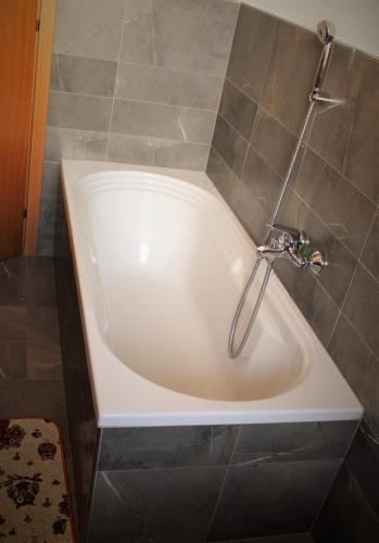 带阳台的豪华两卧室公寓