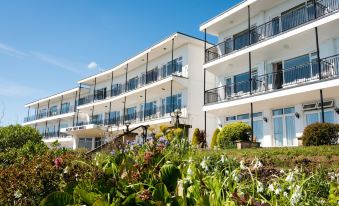 Ocean View Hotel - Housity