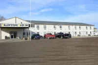 Yellowstone River Inn