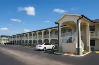Days Inn by Wyndham Bradenton I-75