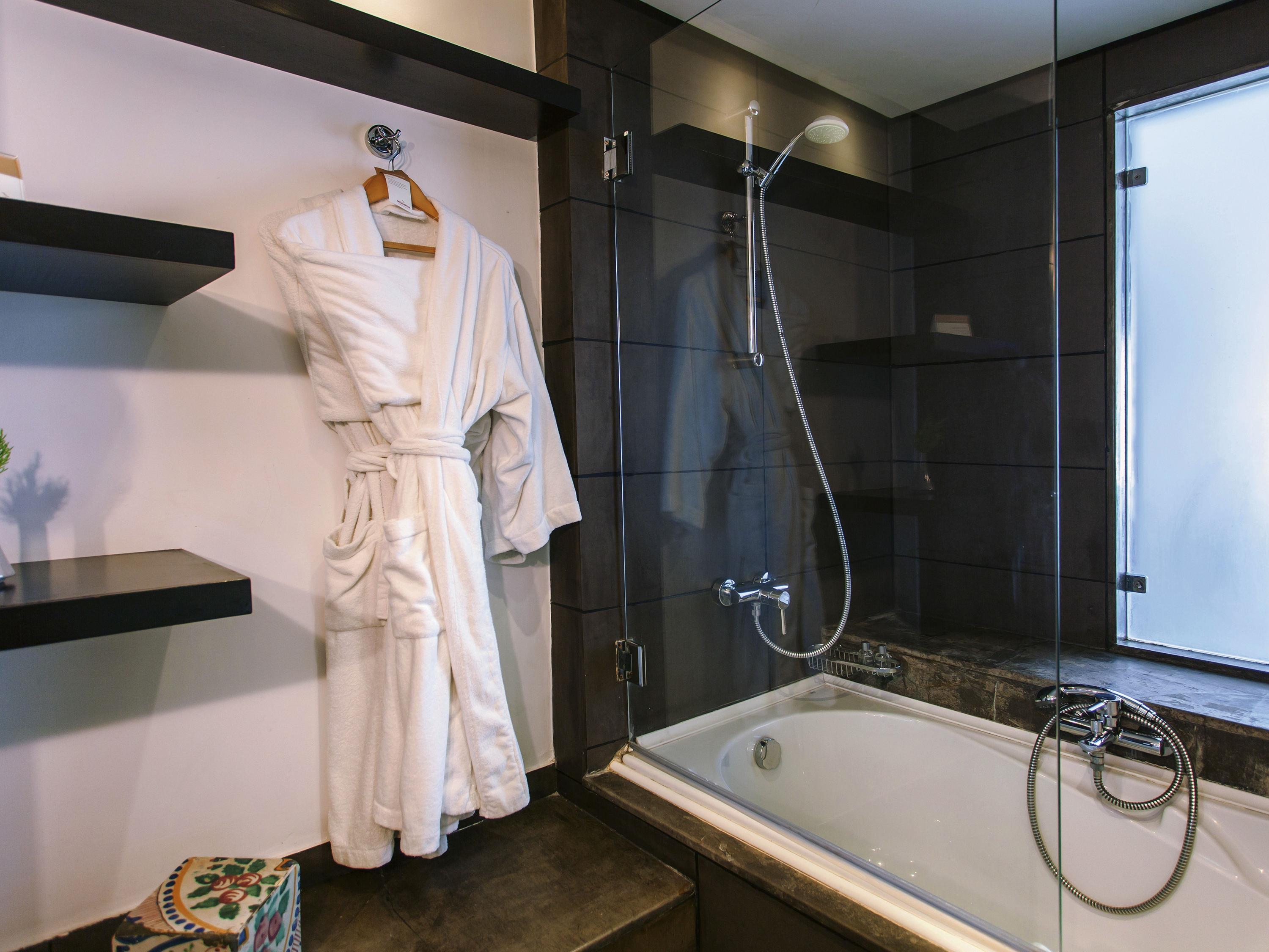 奢华双床房， 2 张单人床， 泳池景观