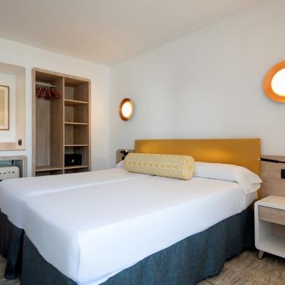 Basic Double Room, 2 Twin Beds, Balcony Hotel Foners Promo Code