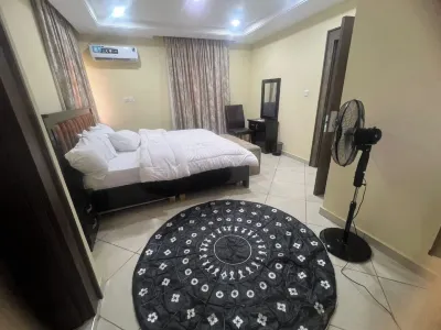 Homtel Derivative and Suites  호텔