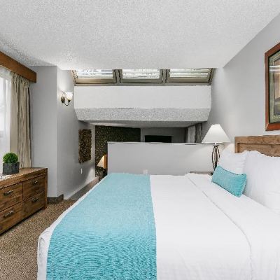 Junior King Suite Tonquin Inn Promo Code