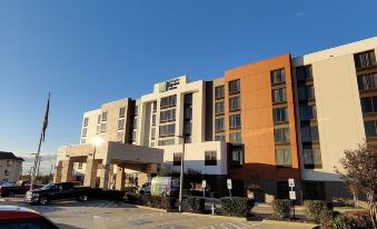 Holiday Inn Express & Suites Dallas FT. Worth Airport South