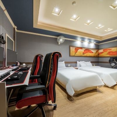 Twin 2PC room (Netflix viewing + air purifier + 240Hz gaming monitor + 2 PC + massage chair) Ulsan Daldong Lapis 쿠폰