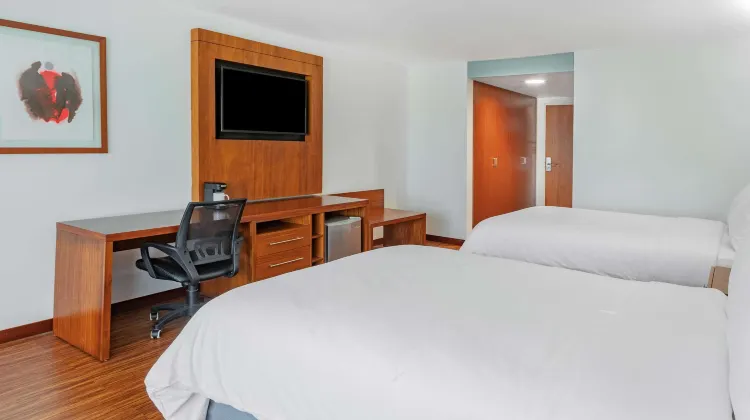 Tryp by Wyndham Guayaquil Room