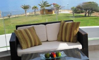 Polyxenia Isaak Luxury Villas and Apartments - Housity