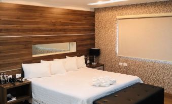 Shelton Palace Hotel - Housity