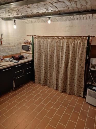 带私人外部浴室的四人房