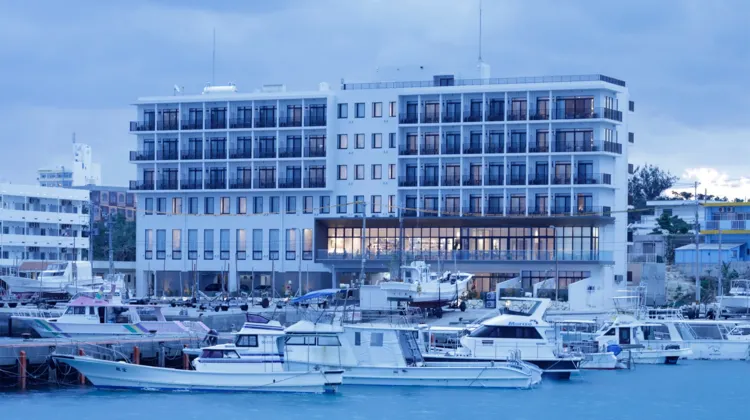 ホテル ローカス 外観