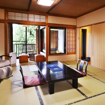 Deluxe Japanese Style with Bath and Mountain View in Annex Low Floor