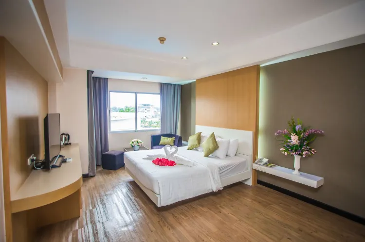 ห้องดีลักซ์ เตียงใหญ่ 1 เตียง