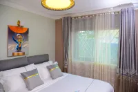 1 Bedroom Suite in 3 Bedroom Apartment