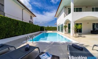 Modern 4 Bedroom Pool Villa - VY