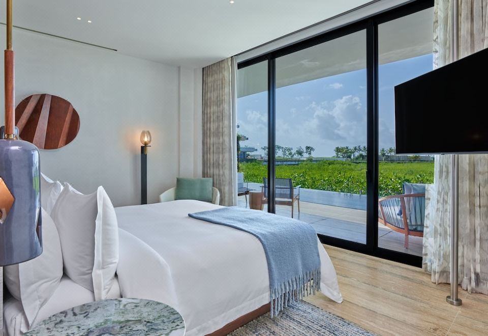 瑞吉， 套房， 1張特大床， 海景， 小泳池， 露台