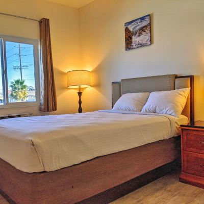 Comfort Room, 1 Double Bed, Non Smoking, Shared Bathroom (27) Anchor Pointe Inn Promo Code