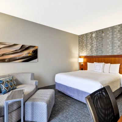 帶梳化床和無障礙淋浴的特大床房-無障礙通道 達拉斯醫學/市場中心萬怡酒店優惠