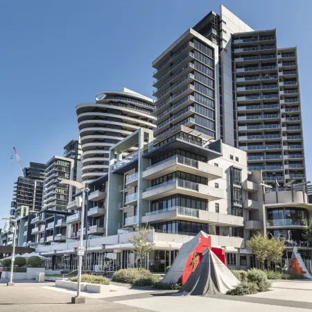 AKOM AT Docklands